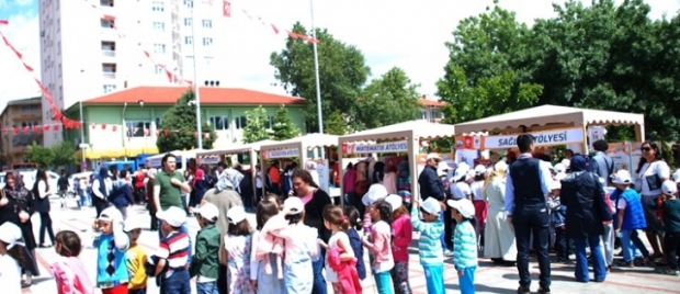 Isparta'da Yapılan  Bu Şenlik ‘zihin’ açıyor