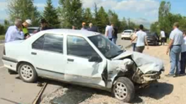 Isparta'da Trafik Kazası Park Halindeki Araca Çarptı!