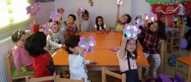 Isparta'da Minik Eller Üretiyor