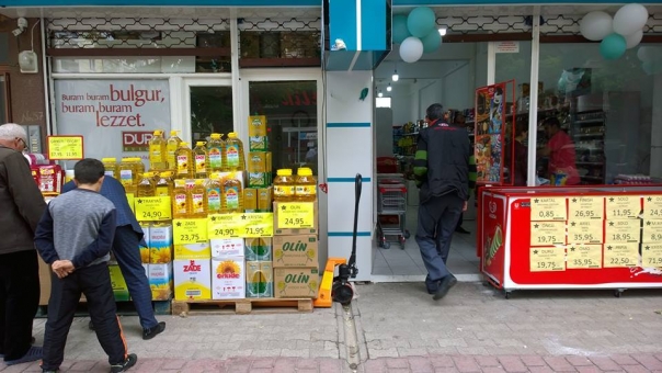 Isparta'da Ramazan Paketleri Yine Önder Şekerleme AVM'de