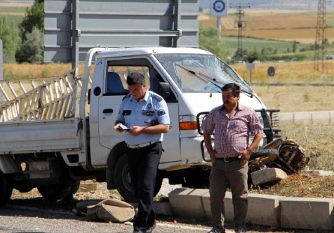 Isparta'da Trafik Kazası! Başındaki Kask Ölümden Kurtardı
