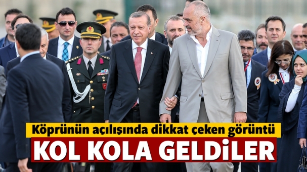 Erdoğan tören alanına o isimle kol kola geldi