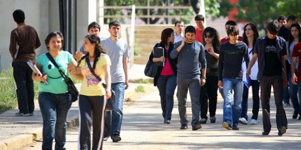 Isparta'da Esnafın yüzünü öğrenci güldürdü