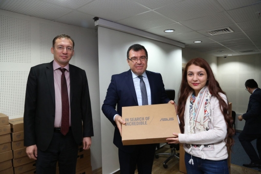 İlk Tercihleri SDÜ Olan Öğrencilere Hediyeleri Verildi