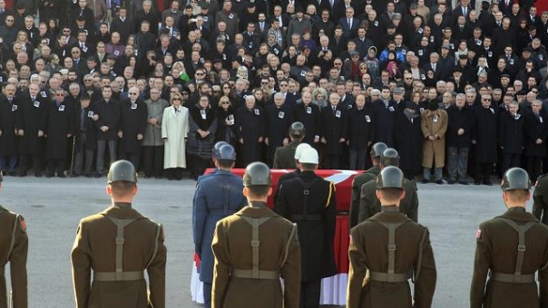 TBMM eski Başkanı Sezgin, devlet töreniyle uğurlandı