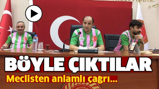 Isparta'da Meclise Isparta Davrazspor formalarıyla çıktılar