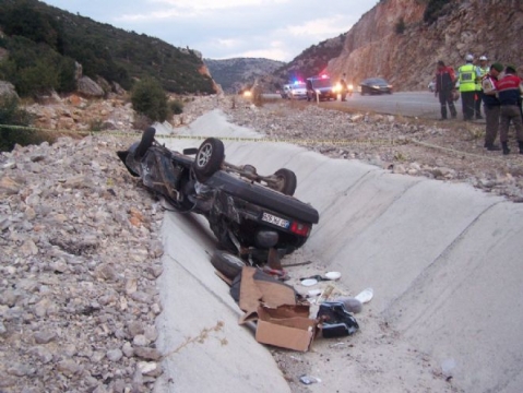 KORKUTELİ’DE TRAFİK KAZASI: 1 ÖLÜ, 2 YARALI