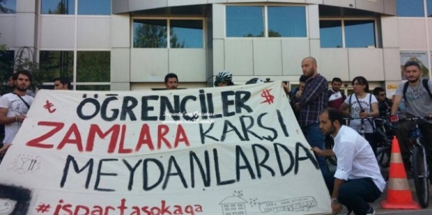 SDÜ öğrencileri otobüs zamlarını protesto etti