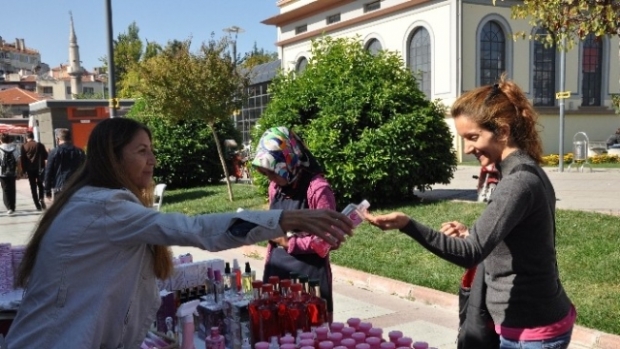 Isparta'nın Gülü Balıkesir'de İlgi Gördü