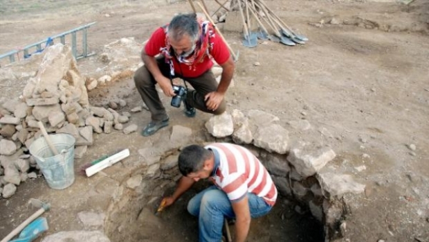 Antik Kentteki Toplu Mezarların Sırrı Araştırılıyor