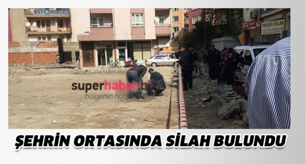 Boş Arazide Silah Bulundu