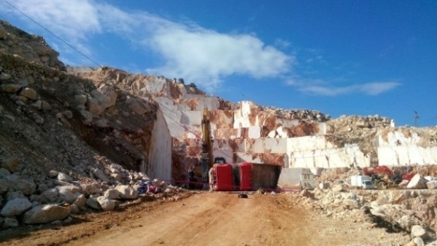 İşçileri Taşıyan Kamyonet Uçuruma Yuvarlandı: 4 Ölü, ...