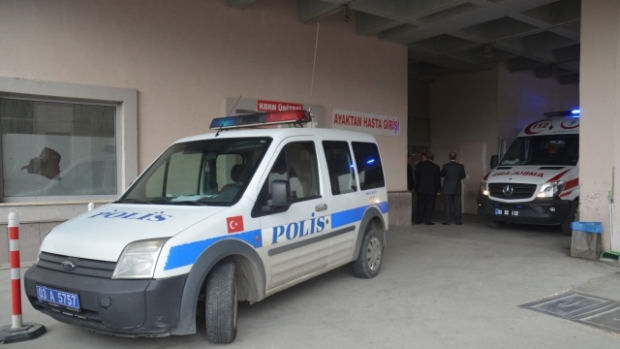 Afyonkarahisar da Polisleri Taşıyan Otobüs Devrildi: ...