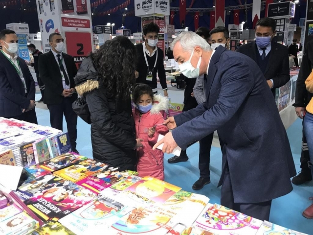 5. Isparta Kitap Fuarı yediden yetmişe tüm vatandaşlardan büyük ilgi görüyor