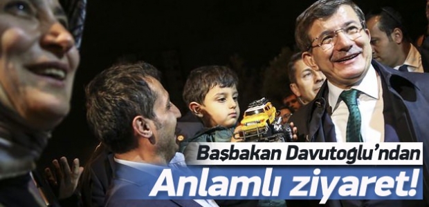 Davutoğlu'ndan anlamlı ziyaret