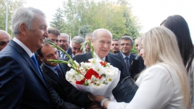 Bahçeli yi, Isparta da Partililer Coşkuyla Karşıladı