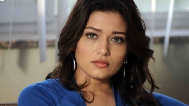 Nurgül Yeşilçay: Ecelimizle Ölmek Lüks Oldu