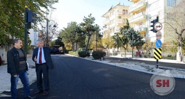 İSTASYON CADDESİ ASFALTINA KAVUŞTU