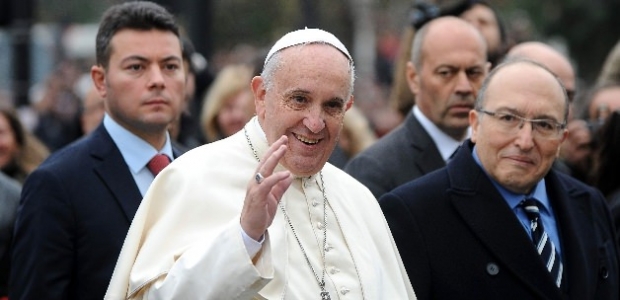 Papa Türkiye'den üç isme teşekkür etti