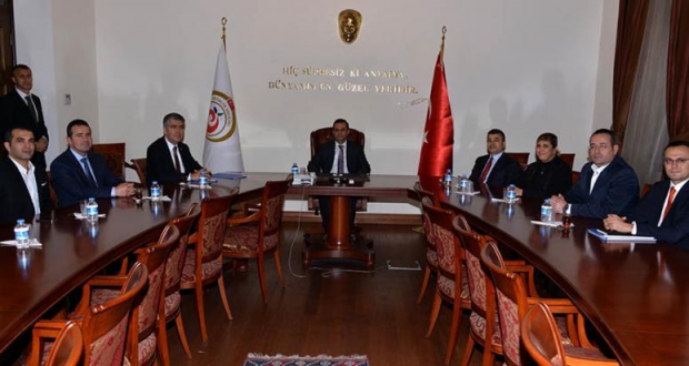 BAİB YÖNETİM KURULU VALİ MUAMMER TÜRKER'İ ZİYARET ETTİ