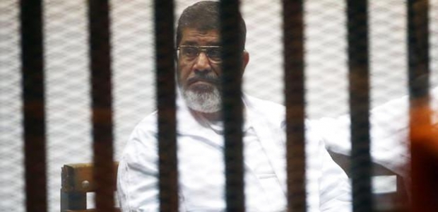 Mursi dua etti, mahkeme hakimi 'amin' dedi