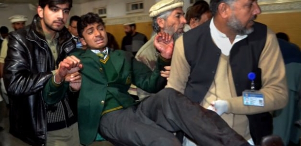 Taliban okul bastı: 500 öğrenciyi rehin aldı