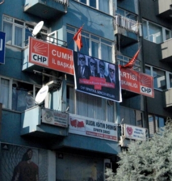 CHP Binasına Asılan Pankart, Savcılık Talimatıyla ...