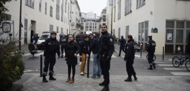 Paris'te mizah dergisine saldırı: 12 ölü