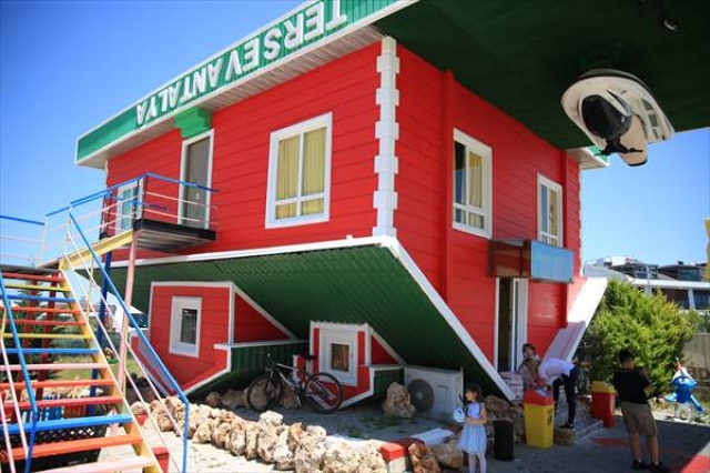 Antalya'daki "ters ev"de rekor turist beklentisi