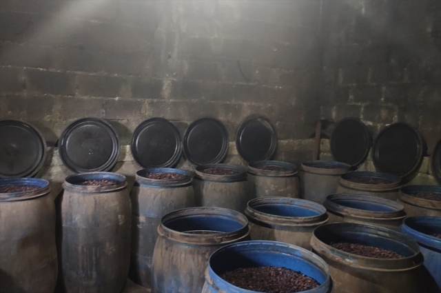 Adana'da 7 bin 425 litre sahte içki ele geçirildi