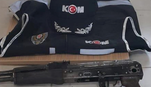 Adana'da cezaevindeki tutuklunun evinden kalaşnikof ve el bombası çıktı