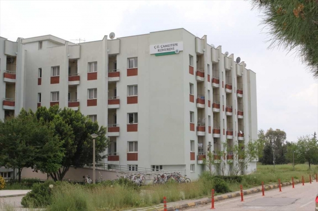Adana'da Kovid-19'la mücadelede görevli sağlık çalışanları otel ve yurtlarda kalıyor