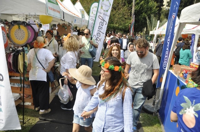 Adana'da Portakal Çiçeği Karnavalı coşkusu