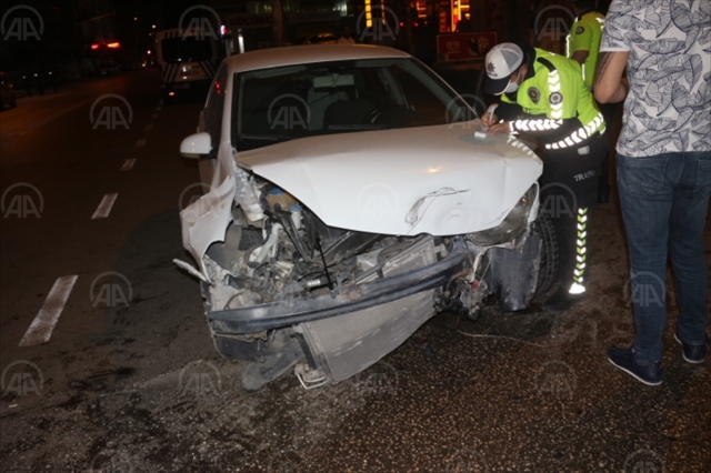 Adana'da trafik kazası: 3 yaralı