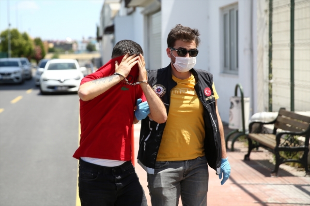 Adana'da uyuşturucu operasyonunda yakalanan 7 şüpheliden biri tutuklandı