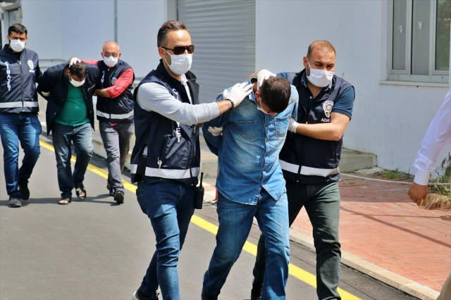 Adana'daki cinayetle ilgili yakalanan 5 şüpheliden ikisi tutuklandı