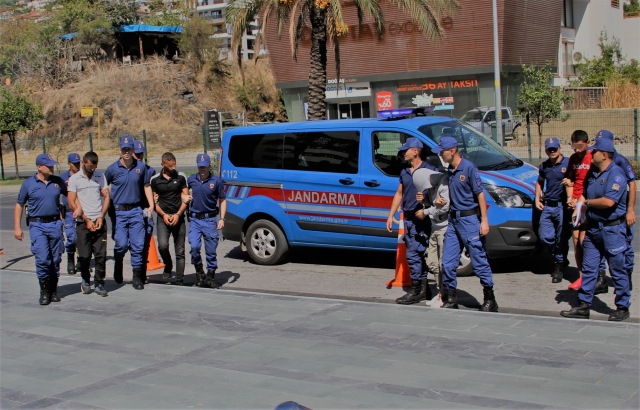 Alanya’da 200 bin TL’lik inşaat malzemesi çalan şüpheliler yakalandı 