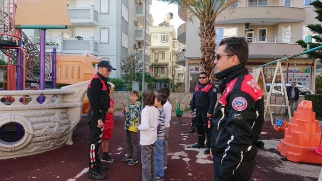 Alanya’da polisten çakmak gazı ve uyuşturucu denetimi   