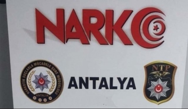 Alanya sahilinde çuval içinde 27,7 kilogram esrar ele geçirildi