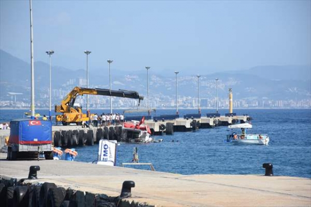 Alanya'da su alan yattaki yolcu ve mürettebat kurtarıldı