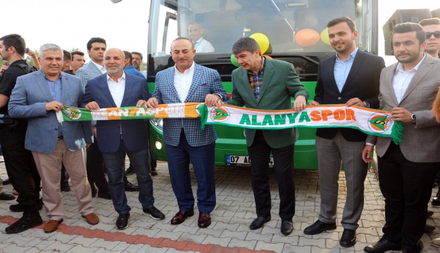 Alanyaspor'a otobüs hediye edildi   