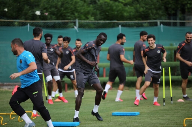 Alanyaspor'da ikinci kez yapılan Kovid-19 testinin sonuçları da negatif çıktı