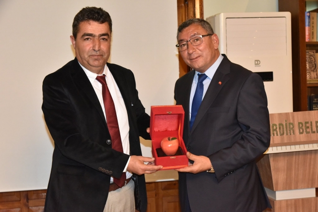 ALİ İHSAN TEMURÇİN EĞİRDİR
BELEDİYE MECLİSİNDE KONUŞTU