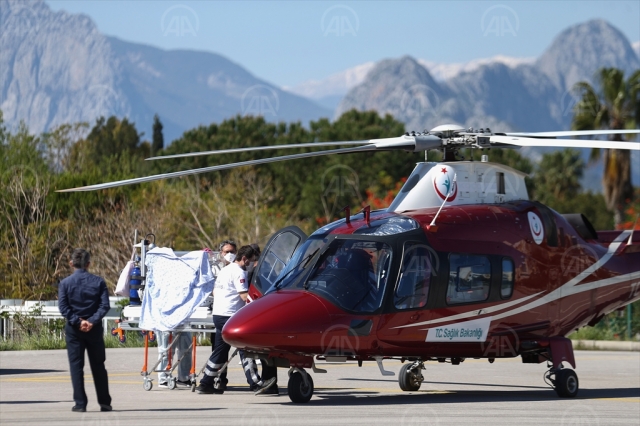 Ambulans helikopter, üç günlük bebek için havalandı