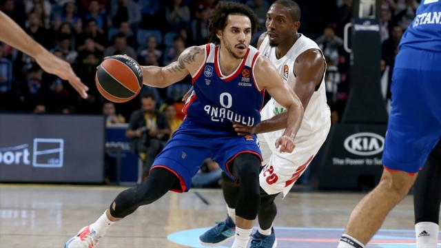 Anadolu Efes, liderlik koltuğunu Barcelona'dan devraldı