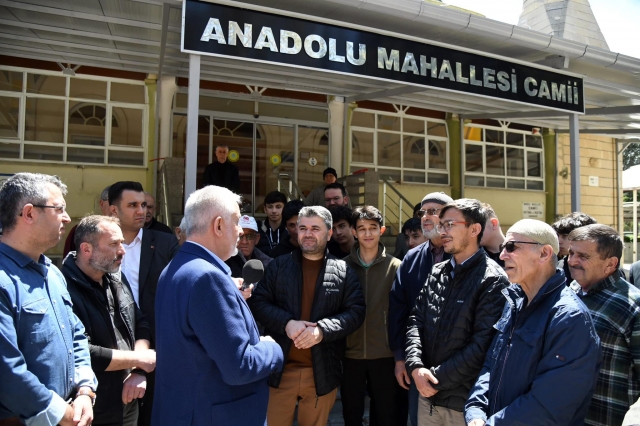  Anadolu Mahallesi Camii çevresinde yenileme çalışmaları yapılıyor