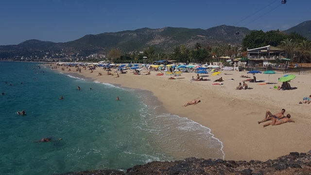 ​Antalya 3 ayda 571 bin turist ağırladı