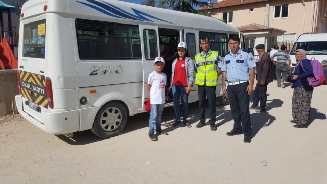  Antalya’da “Her Servise Bir Kırmızı Düdük” uygulaması   