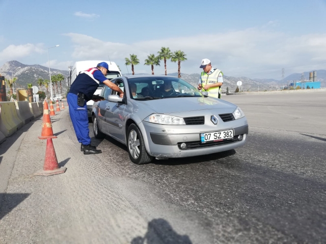 Antalya’da trafikte havadan ve karadan eş zamanlı kontrol 