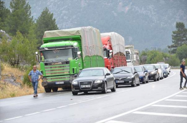 Antalya - Konya karayolunda araç yoğunluğu